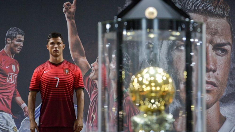 الصحف الإيطالية تطالب بمنح رونالدو الكرة الذهبية