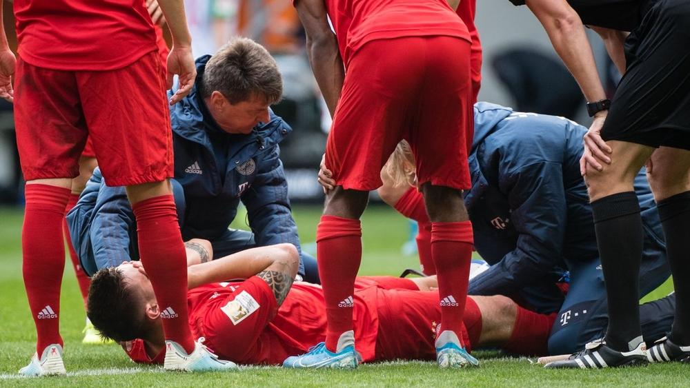 بعد إصابة زوله بقطع في الرابط الصليبي.. دورتموند يقدم "درسا في الروح الرياضية" ويتمنى الشفاء العاجل لمدافع بايرن