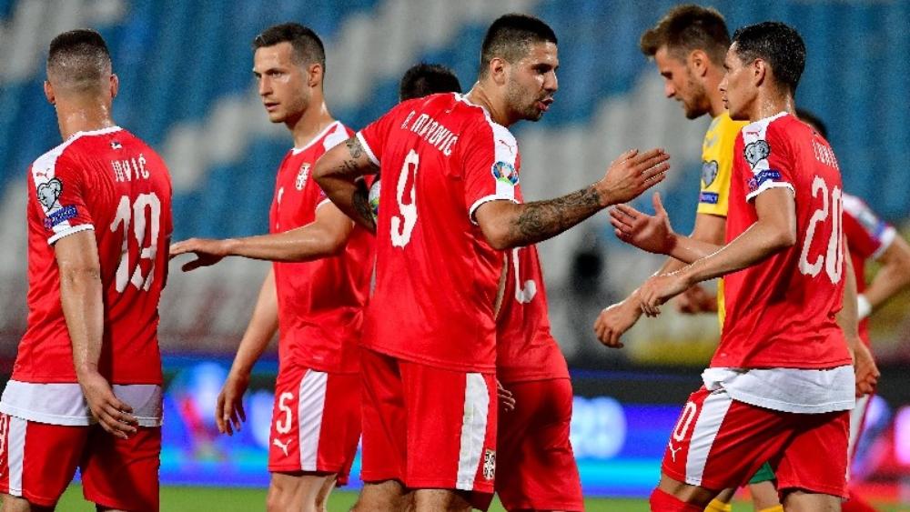 بسبب العنصرية.. الاتحاد الأوروبي يعاقب صربيا باللعب دون جمهور