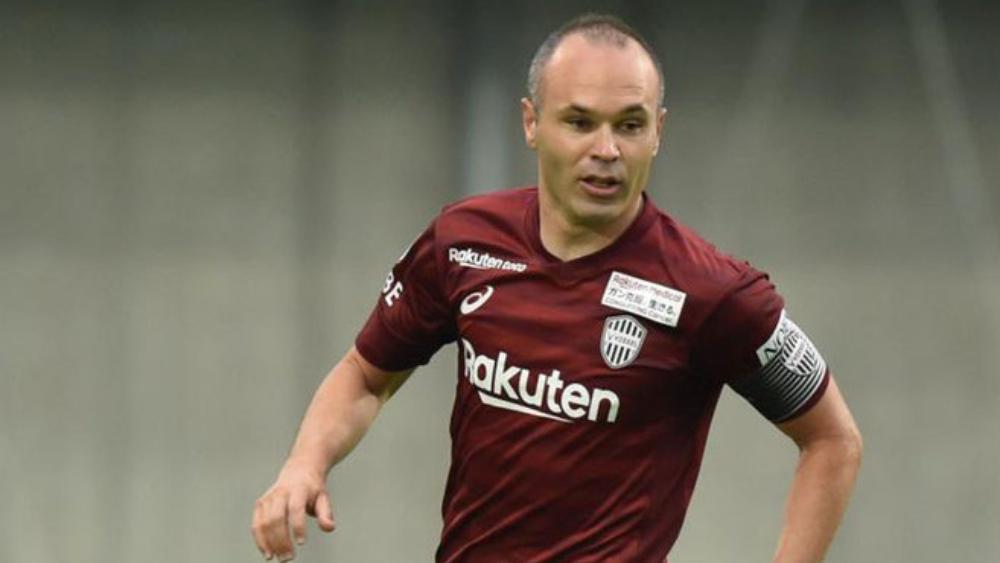 إنيستا: "التعاقدات جعلت برشلونة فريقًا أفضل هذا الموسم"