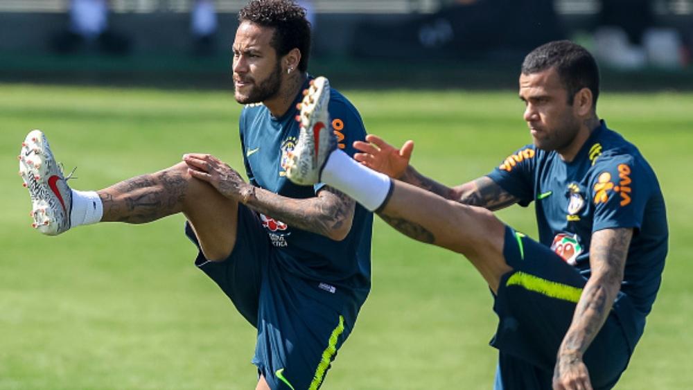 ألفيش يفصح عن تفاصيل خلافه مع نيمار بعد كأس العالم