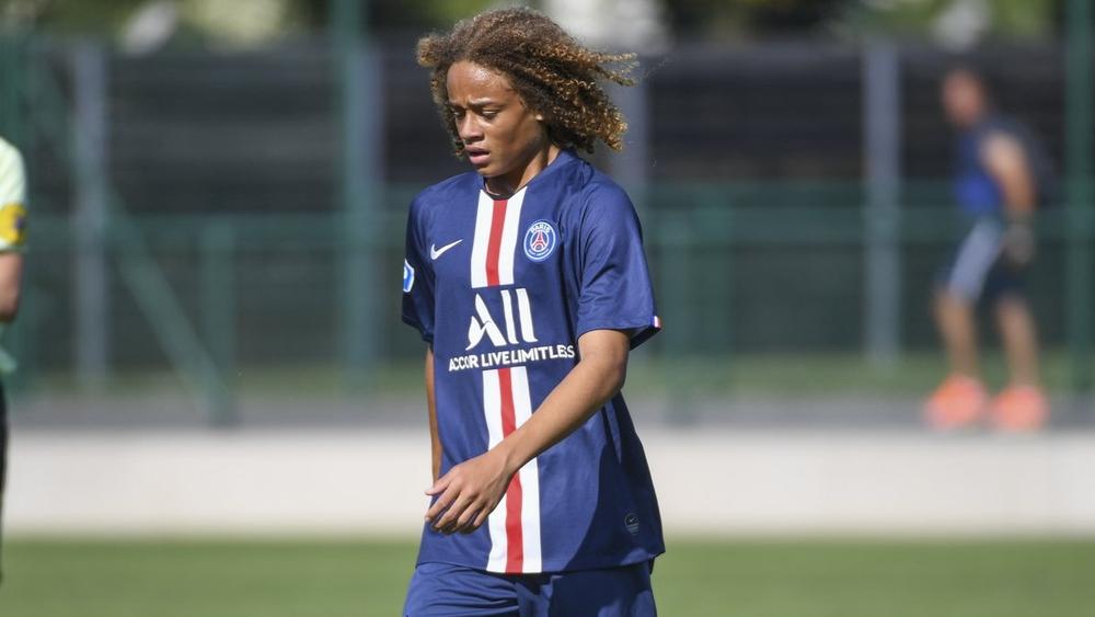 سيمونز مثله مثل نيمار.. "نادم" على الرحيل عن برشلونة