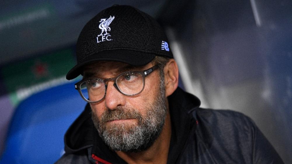 كلوب يهدد بالانسحاب من كأس الرابطة الإنجليزية