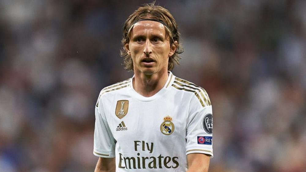 "كالتشيو ميركاتو": ريال مدريد قد يوافق على بيع لوكا مودريتش