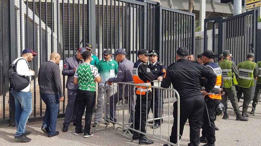 خاص | منع بعض الجماهير من ولوج مركب محمد الخامس بسبب التذاكر "المزورة"