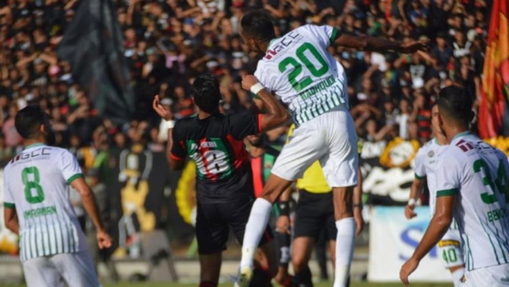 الدفاع الحسني الجديدي يقلب الطاولة على الجيش وينتصر بثلاثية في قلب العاصمة