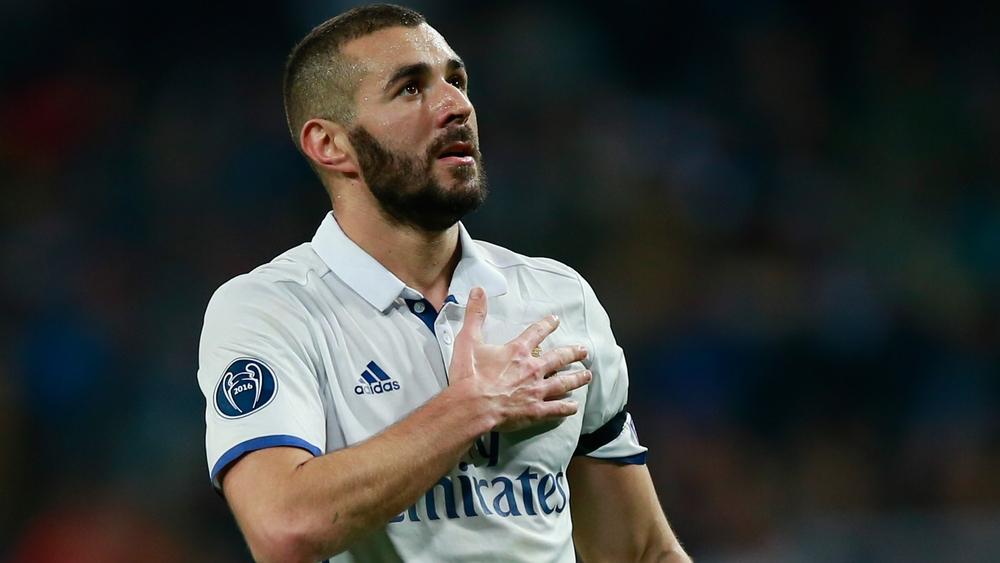 بنزيما يسجل هدفين لريال مدريد أمام إيبار.. ويتخطى رقم الأسطورة بوشكاش