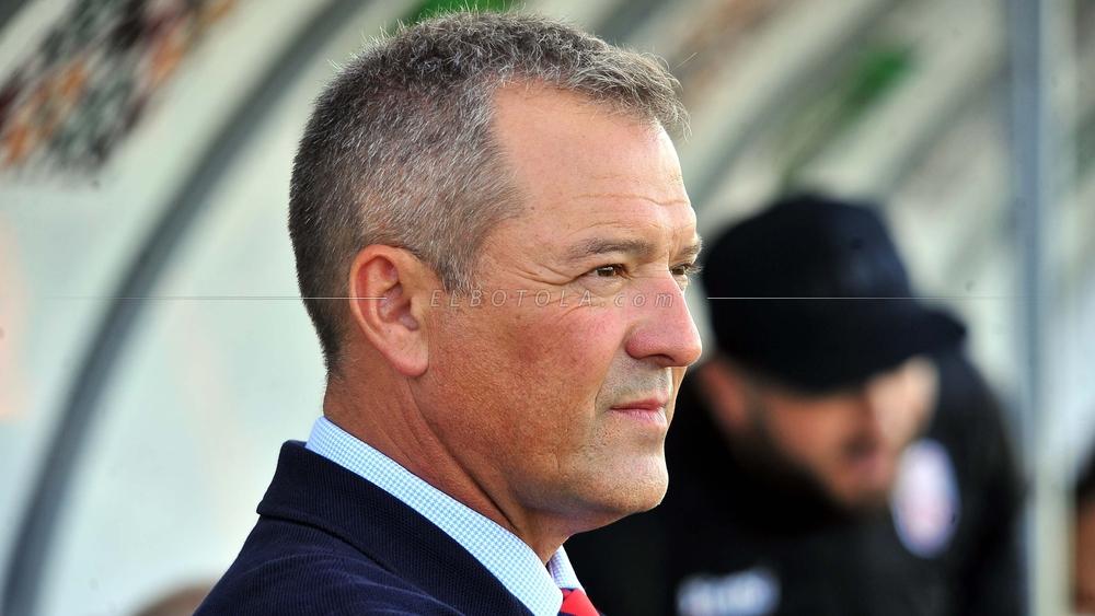 مدرب المغرب التطواني: "لن أتحدث عن التحكيم .. وأعتذر لجماهير فريقنا"