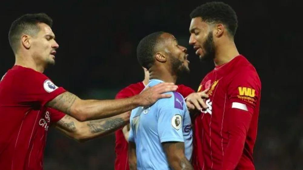 استبعاد ستيرلينج من قائمة إنجلترا بعد اشتباك بالأيدي مع جو جوميز