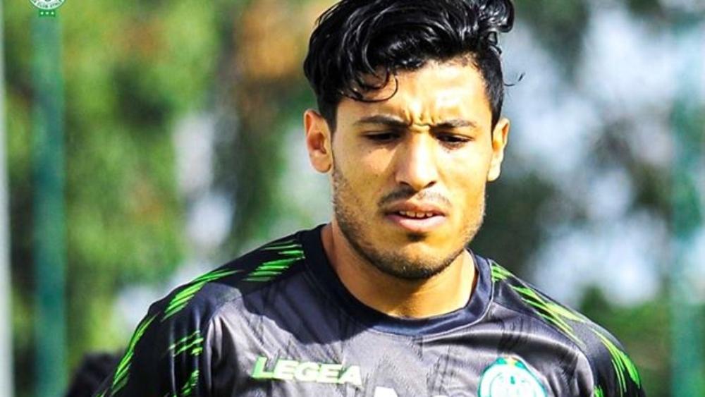 الحافيظي يشارك في أول حصة تدريبية للرجاء بقيادة السلامي