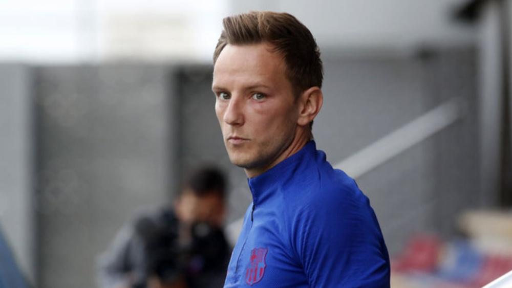 راكيتيتش: "أنا حزين .. ولا أستمتع بوقتي في برشلونة"