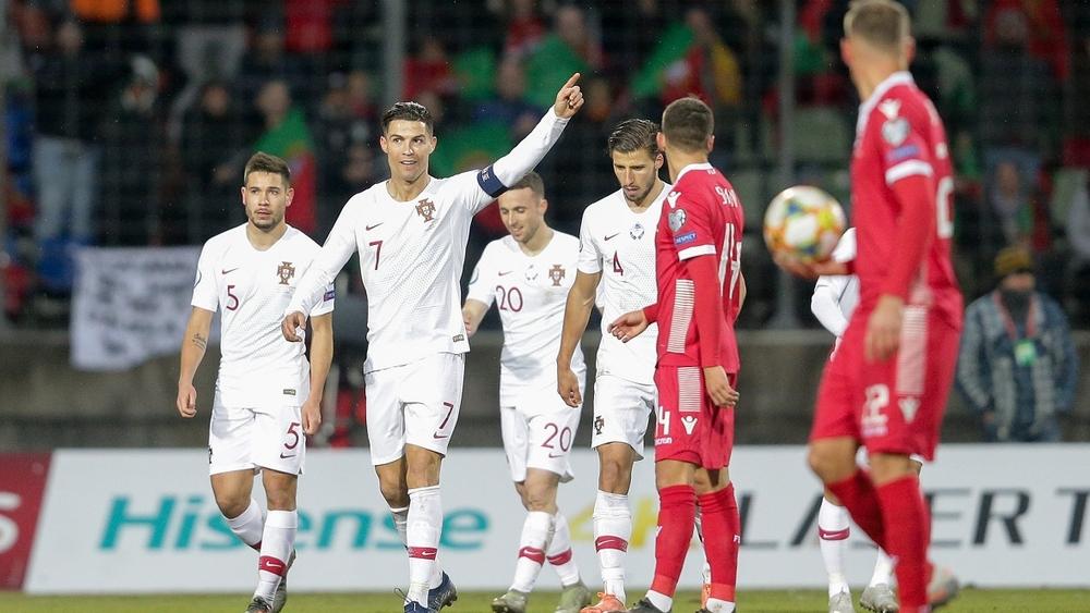 رسميا | البرتغال تتأهل إلى "يورو 2020".. وكريستيانو يسجل هدفه الدولي رقم 99