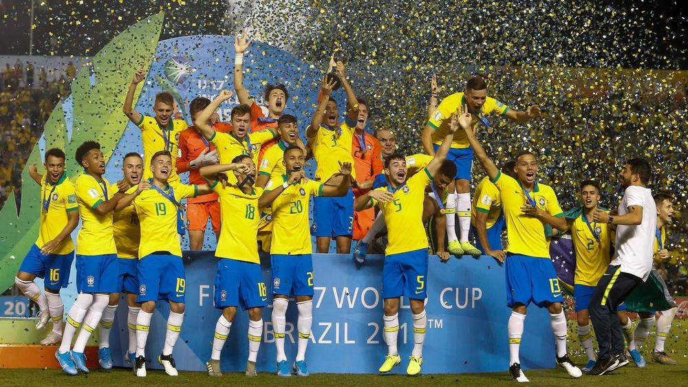 هدفان متأخران يقودان البرازيل للفوز بكأس العالم تحت 17 عاما