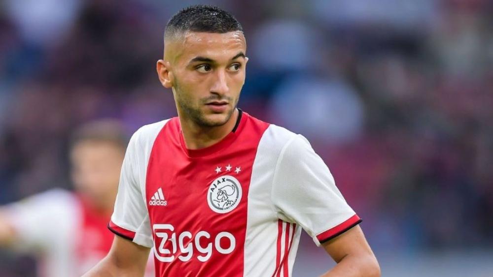 "كالتشو ميركاتو": "اهتمام نابولي وروما يصطدم بجدية توتنهام في ضم زياش"