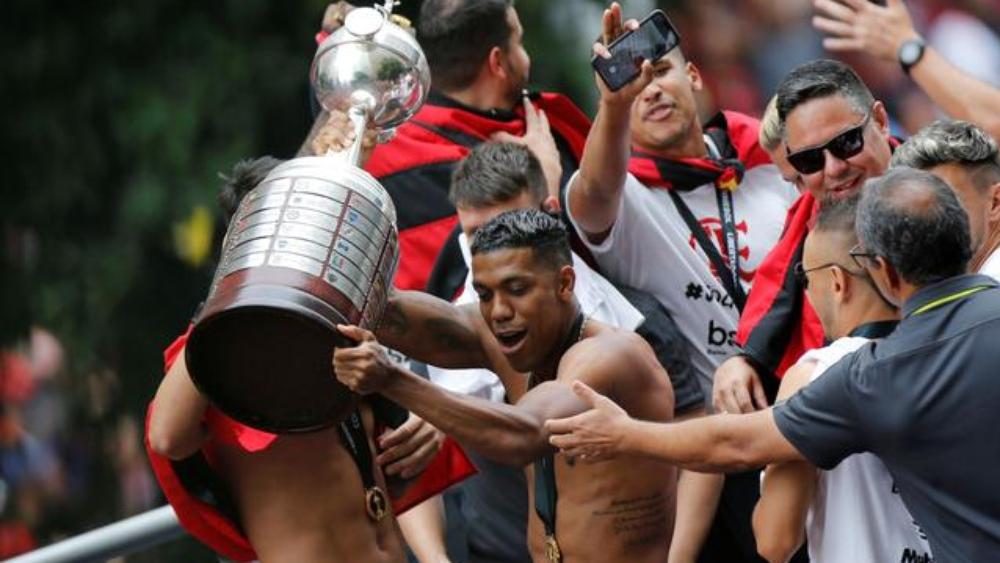 بالصور | استقبال "تاريخي" لأبطال فلامنغو في ريو