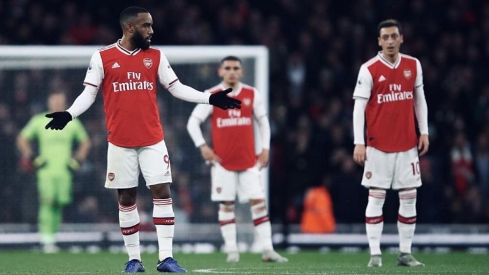 أرسنال ينهزم ويواصل "الغرق".. "الغانرز" لم يحقق الانتصار منذ شهرين!