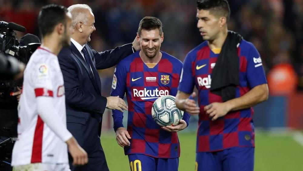 بعد غيابه عن 5 مباريات.. ميسي ينفرد بصدارة هدافي "الليغا" ويتقاسم مع بنزيما صدارة "أفضل ممرر"