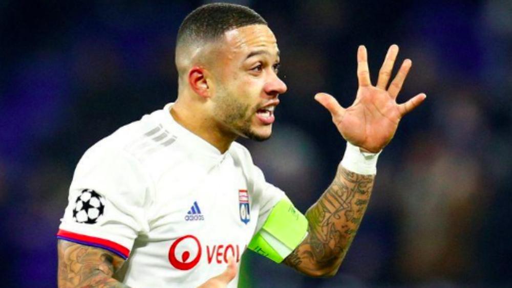 بعد مُشاجرته مع الجماهير .. ديباي يطالب إدارة ليون بالتدخل