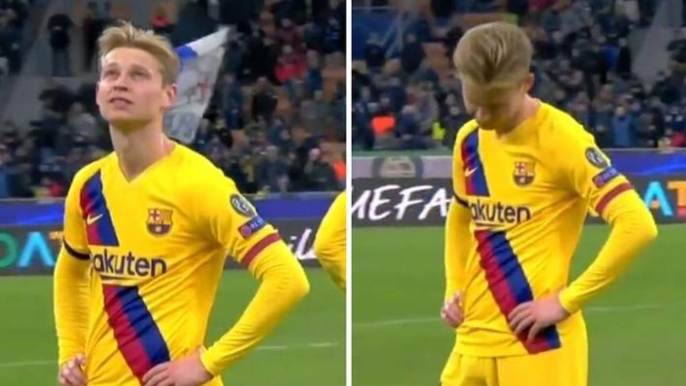 علامات "الحسرة" على وجه دي يونغ بعد علمه بـ"خروج" أياكس من دوري أبطال أوروبا