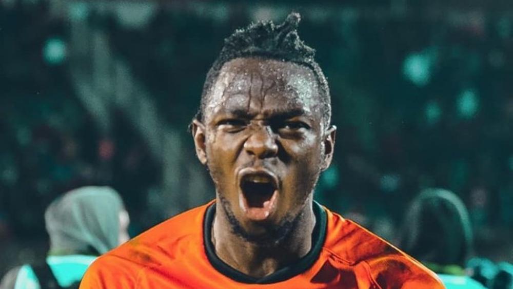 رسميا: إدارة النهضة البركانية تمدد عقد يوسوفو دايو لموسمين إضافيين