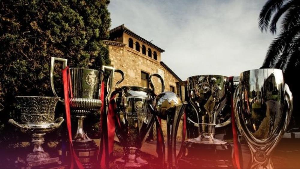 برشلونة يتذكر "السداسية" باحتفال قبل لقاء ألافيس