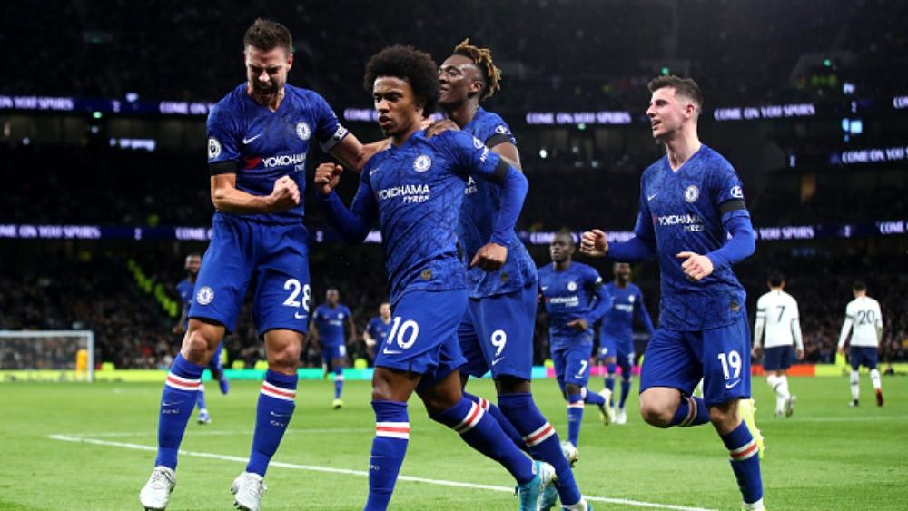 ثنائية "ويليان" تمنح لامبارد تفوقًا ثانيًا على مورينيو