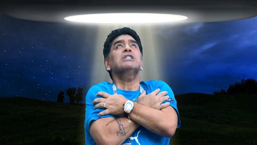 مارادونا في تصريح "غريب": "اختطفتني كائنات فضائية وقضيت 3 أيام خارج كوكب الأرض"