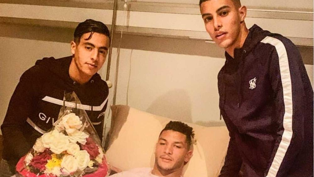 لاعبو الرجاء يتقاطرون على المصحة لزيارة أشرف داري..والدور على جبرون و الوردي