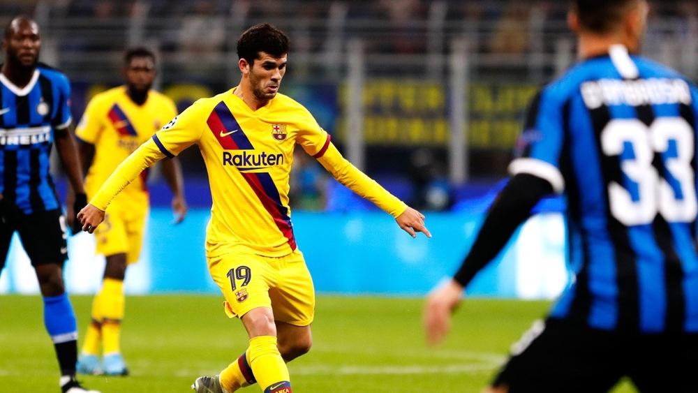 رسميا | كارليس ألينيا ينتقل من برشلونة إلى ريال بيتيس