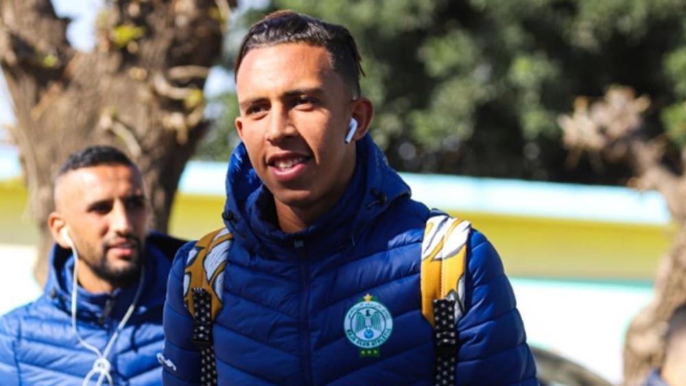 بعثة الرجاء تتوجه صوب الجزائر إستعدادا لمباراة المولودية..والسفري يتخلف عن الرحلة