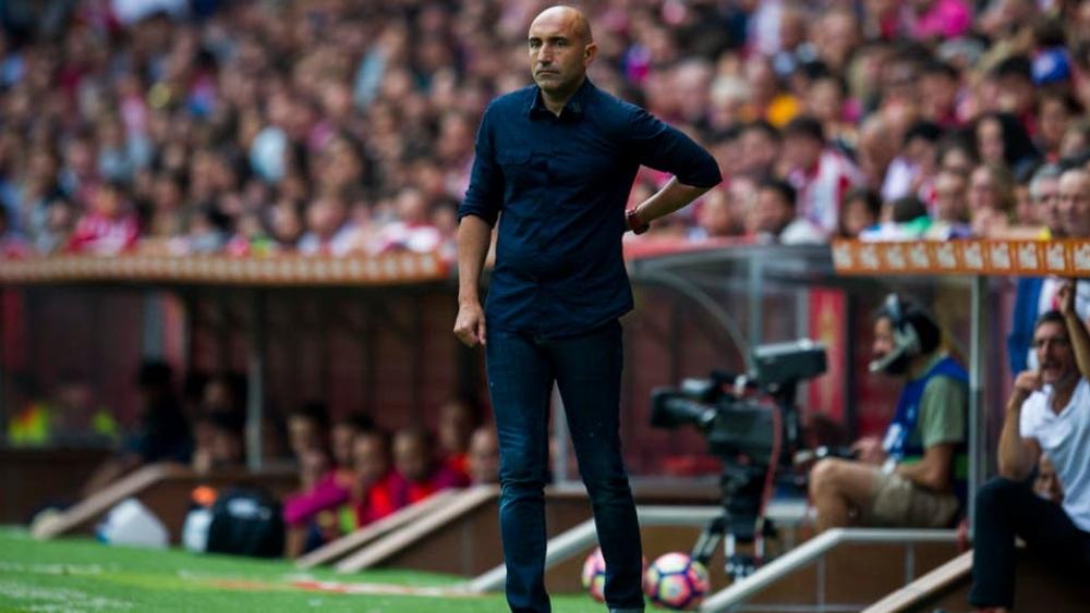 مدرب إسبانيول: "الفوز على برشلونة ليس مستحيلاً"