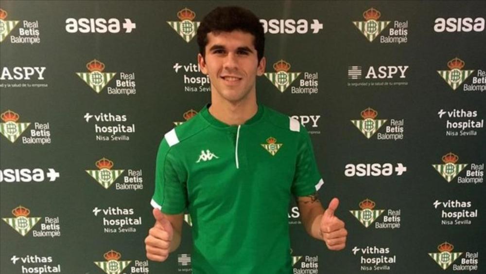 لاعب برشلونة يغلق حسابه على "تويتر" بسبب جماهير ريال مدريد وإشبيلية