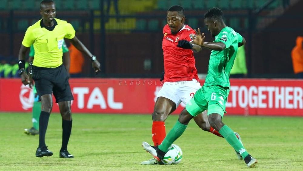 أزارو يكتفي بمشاهدة تعادل الأهلي وبلاتينيوم من "الدكة"