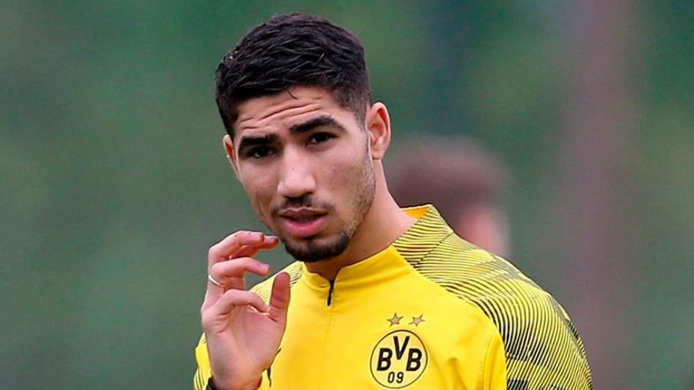 حكيمي: "قلبي منقسم بين مدريد ودورتموند.. علي تقييم الوضع قبل اتخاذ قراري النهائي"