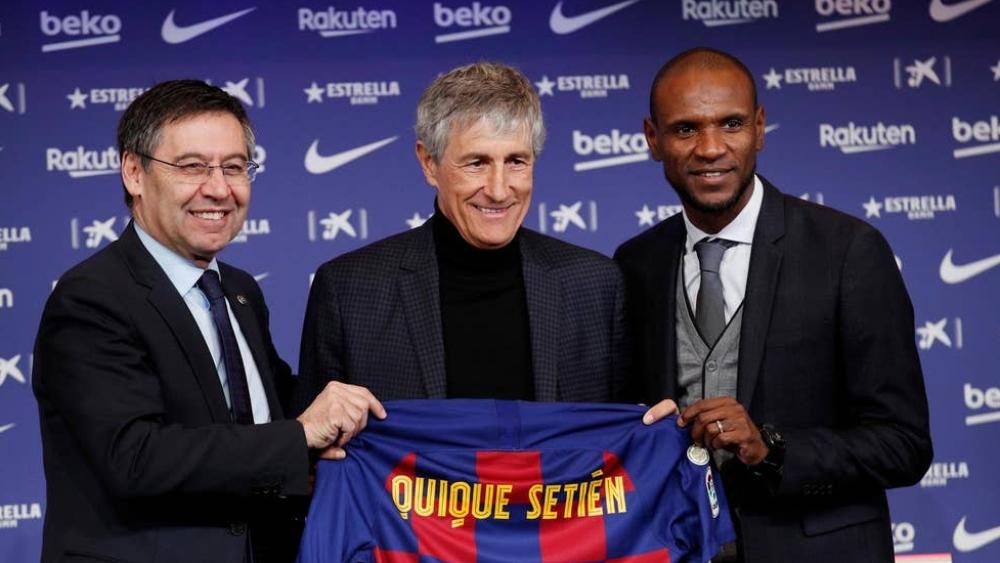 كيكي سيتيين خلال تقديمه مدرباً لبرشلونة :"بالأمس كنت أرعى الأبقار .. واليوم بين أفضل لاعبي العالم"