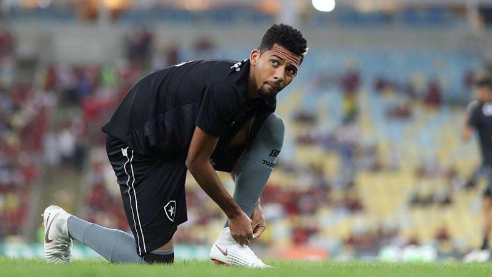 برشلونة بصدد انهاء إجراءات التعاقد مع لاعب برازيلي