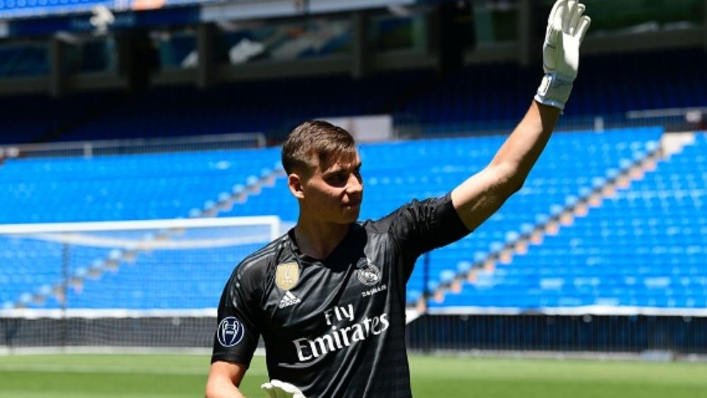 رسميًا | حارس ريال مدريد "لونين" ينتقل إلى ريال أوفيدو