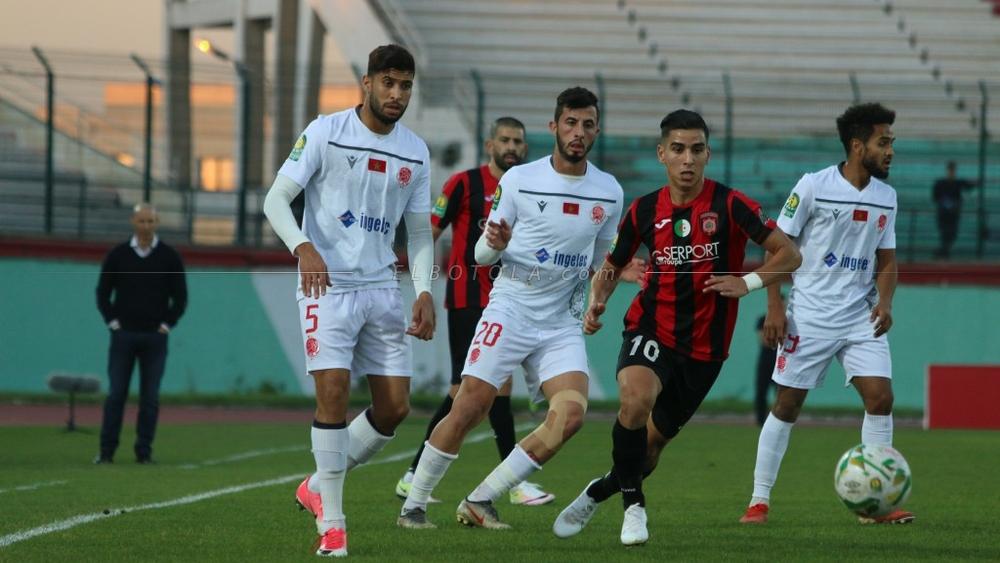 التشكيلة الرسمية للوداد في مباراة إتحاد العاصمة الجزائري..وعودة المدافع الإيفواري كومارا