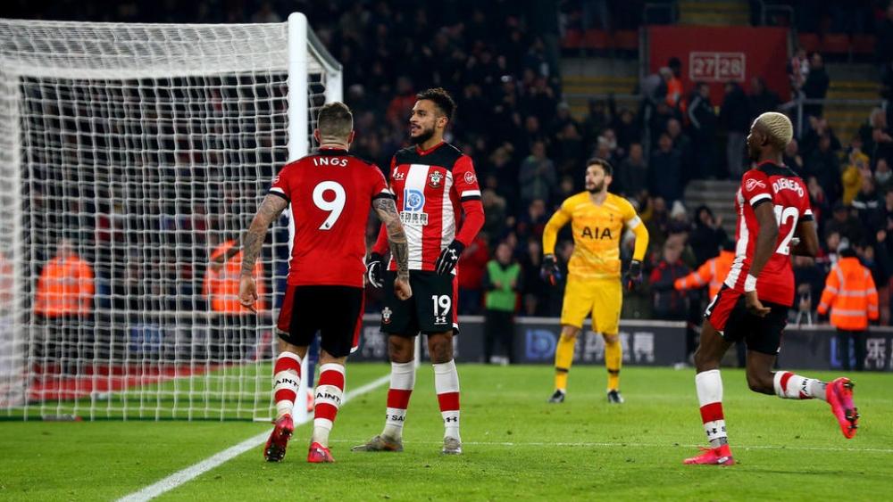 أنصار ساوثهامبتون يُشيدون ببوفال ويثنون على أدائه أمام توتنهام