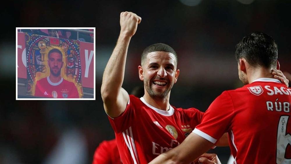 تاعرابت يكسب "حب" جماهير بنفيكا.. أنصار الفريق يُخصصون "لافتة" لعادل في مدرجات ملعب "دا لوز"