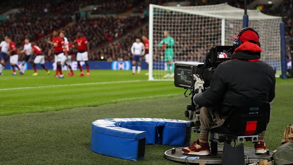 الدوري الإنجليزي يستعد لإحداث "ثورة" ببث المباريات عبر تطبيق يشبه "نيتفليكس" لـ"كسر الاحتكار"