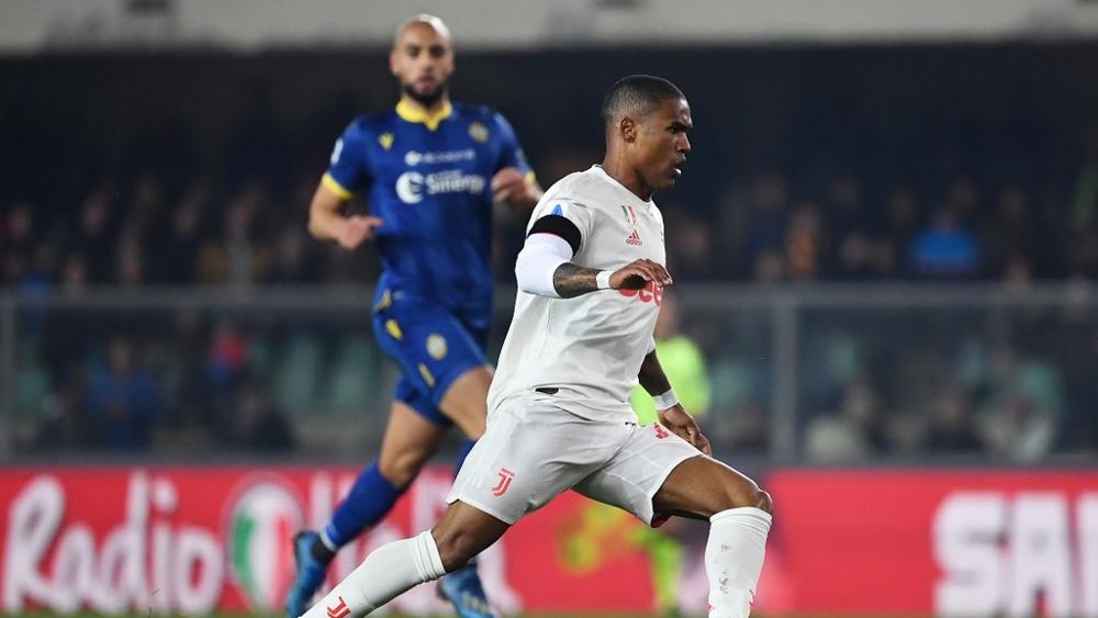 بعد رجوعه بأيام معدودة .. دوجلاس كوستا يعود إلى "عيادة" يوفنتوس