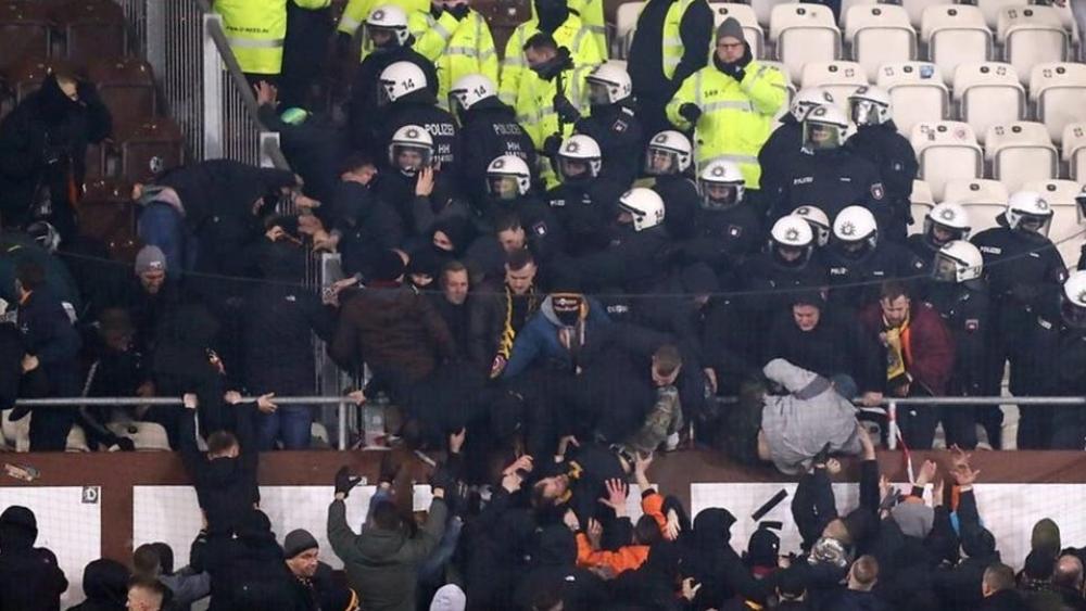 اشتباكات "عنيفة" بين المشجعين عقب مباراة سانت باولي ودريسدن