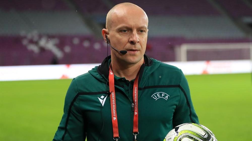 تعيين حكام "مباراتي" دوري أبطال أوروبا ليوم الثلاثاء