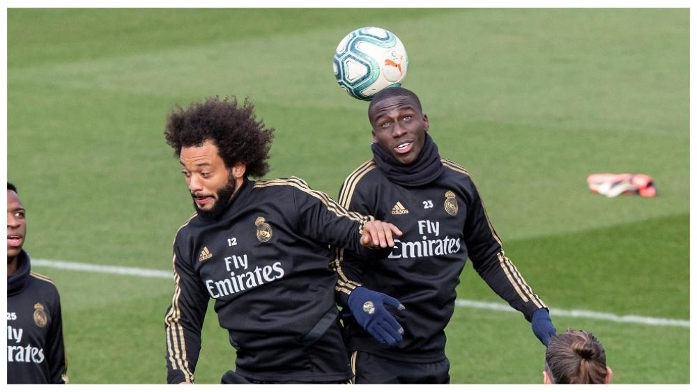 ميندي أقرب من مارسيلو للمشاركة الأساسية في "الكلاسيكو"