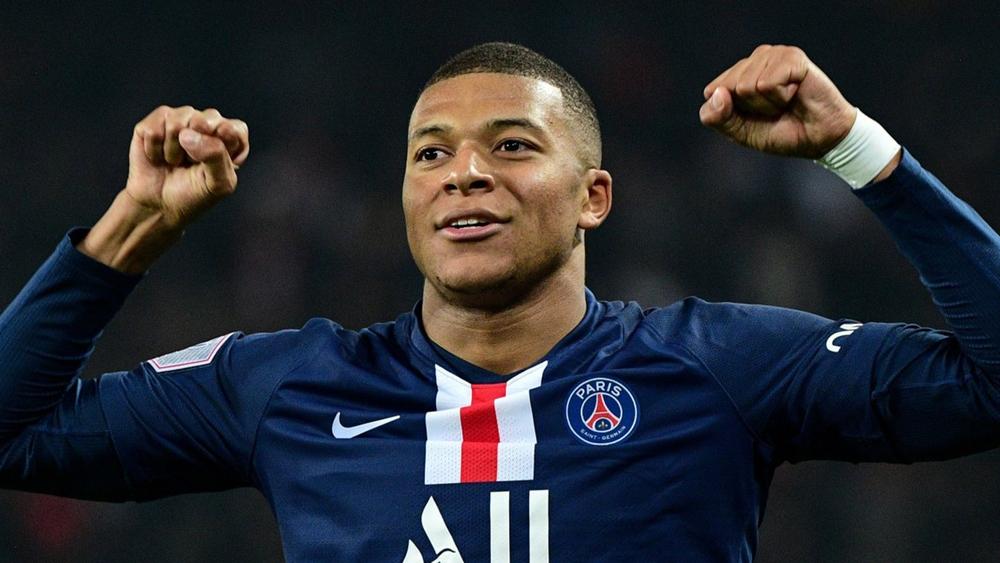 ماكسويل: "لا يوجد سبب لرحيل مبابي عن باريس سان جيرمان"