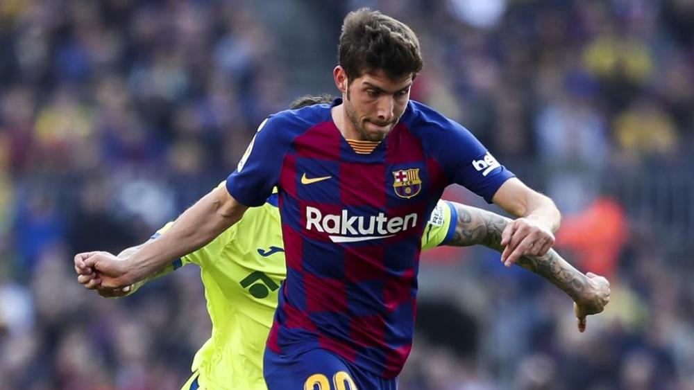برشلونة يعلن إصابة سيرجي روبيرتو وغيابه عن رحلة الفريق إلى إيطاليا