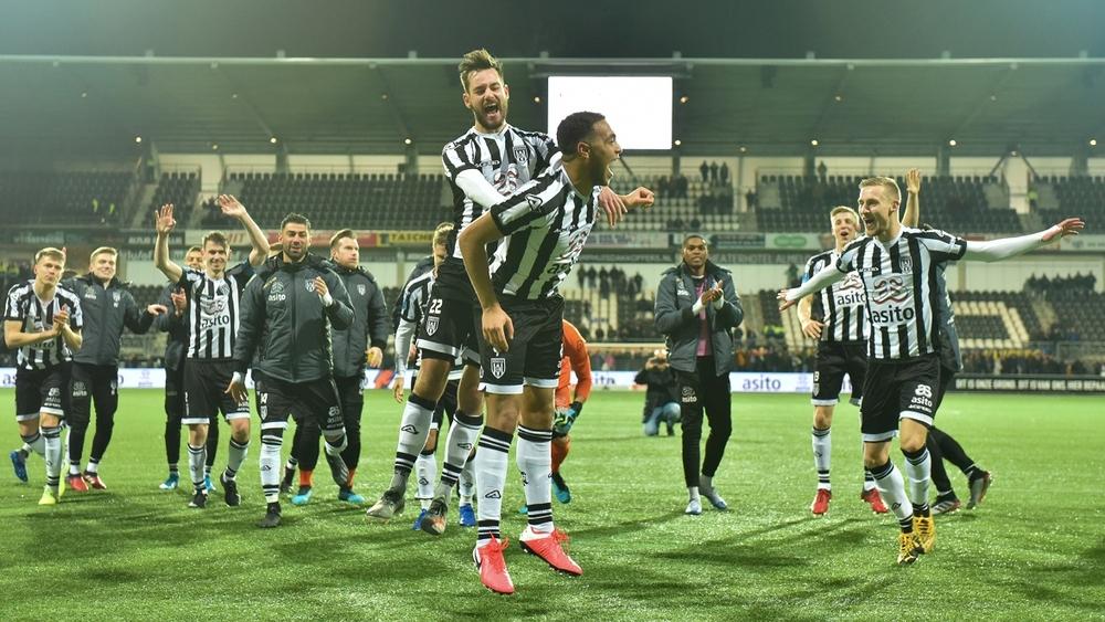 في غياب زياش "المصاب".. هيراكليس يهزم أياكس "المتصدر"