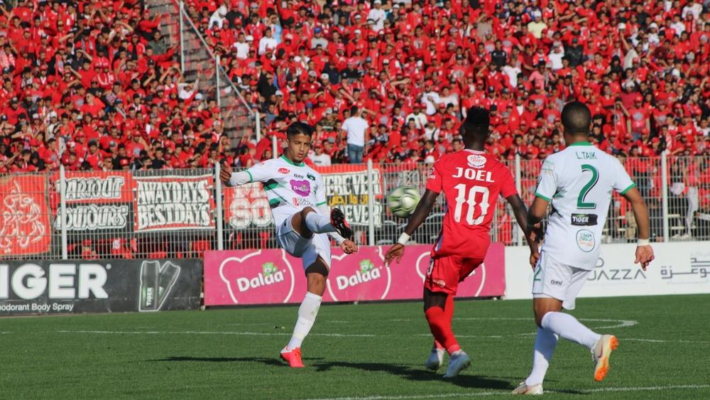 وداديون يطالبون لجنة "الأخلاقيات" بمعاقبة لاعب اليوسفية هشام التايك بسبب "استفزازه" للجماهير بعد نهاية المباراة