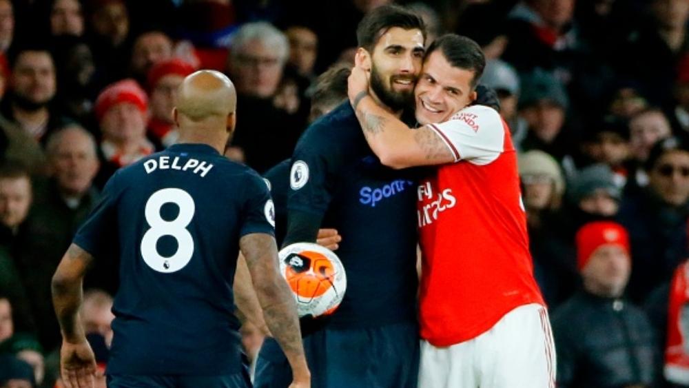 "إثارة" ملعب الإمارات تنتهي بفوز آرسنال على إيفرتون